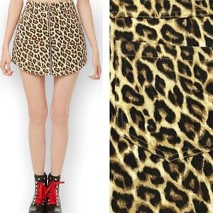 Forever 21 Leopard Print Denim Zip Up Mini Skirt Size Small